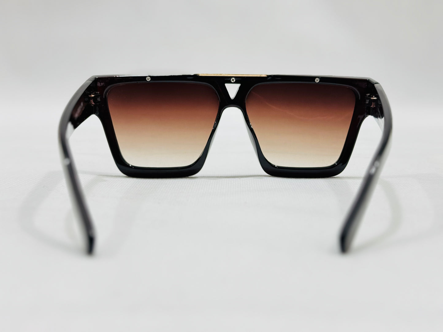 Louis Vuitton- 21062 – Red Gradient – Gold Brow – Sunglasses